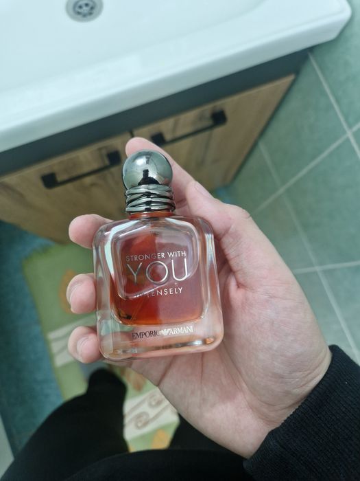 Продам духи Armani Stronger With You Intensly