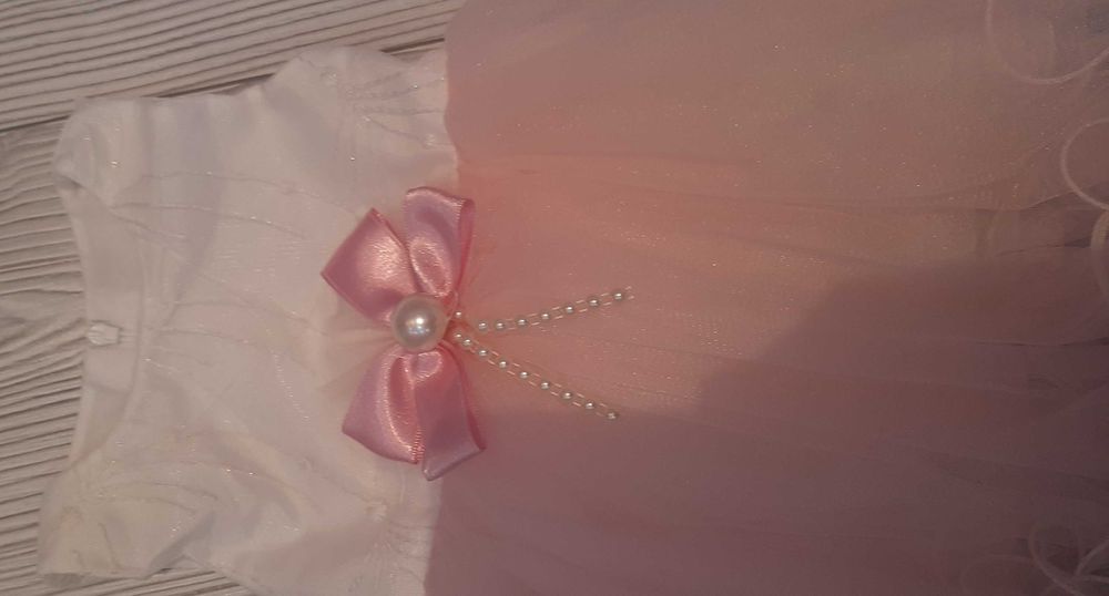 Бебешка рокличка.