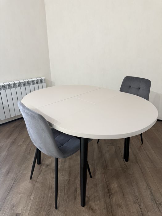 Кухонный обеденный стол