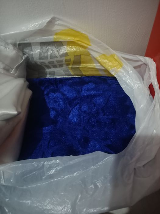 Отдам шторы синие бархатные