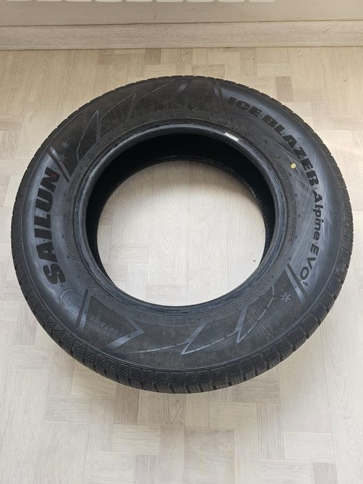 Зимние шины 215/70/16