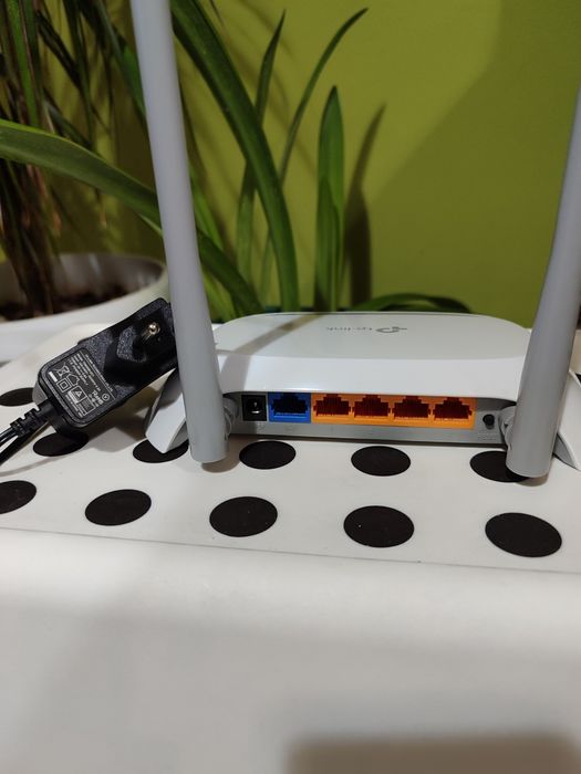Wi-Fi рутер TP-Link TL-WR840N – 300 Mbps, отлично състояние