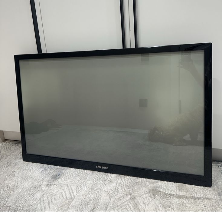 Телевизор Samsung (43 дюйма)