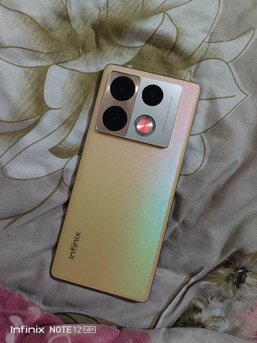 Продам телефон infinix note 40 pro 12/256