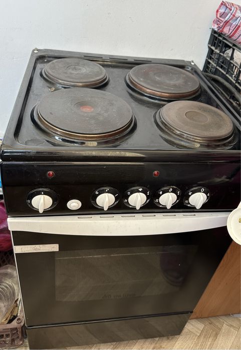 Продам электроплиту