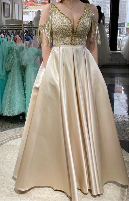 Платье на выпускной вечер