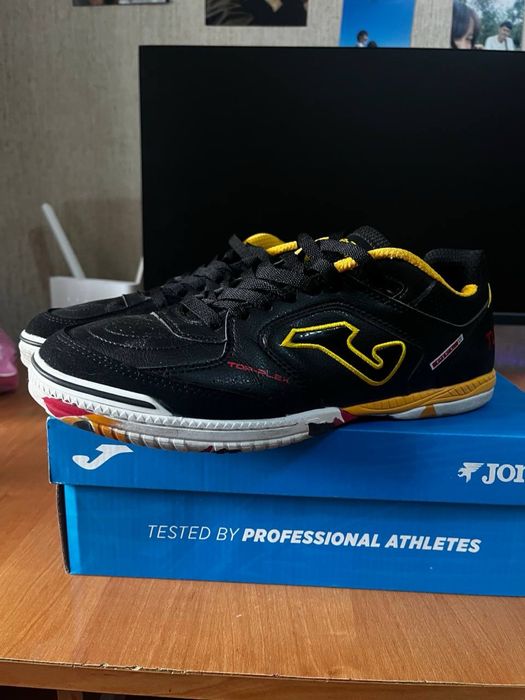 футзалки Joma.