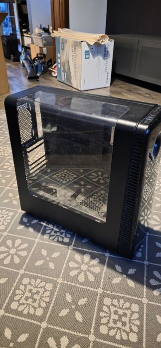 Carcasa pc gaming Thermaltake View 28