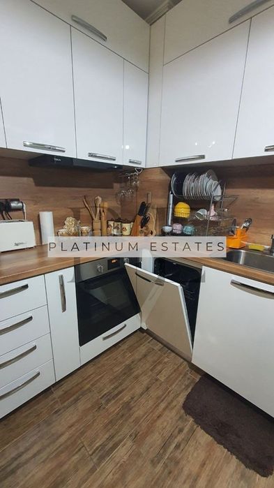 Дава се под наем Двустаен апартамент в София, Кръстова вада - 60 кв.м за 665 € - Снимка #1