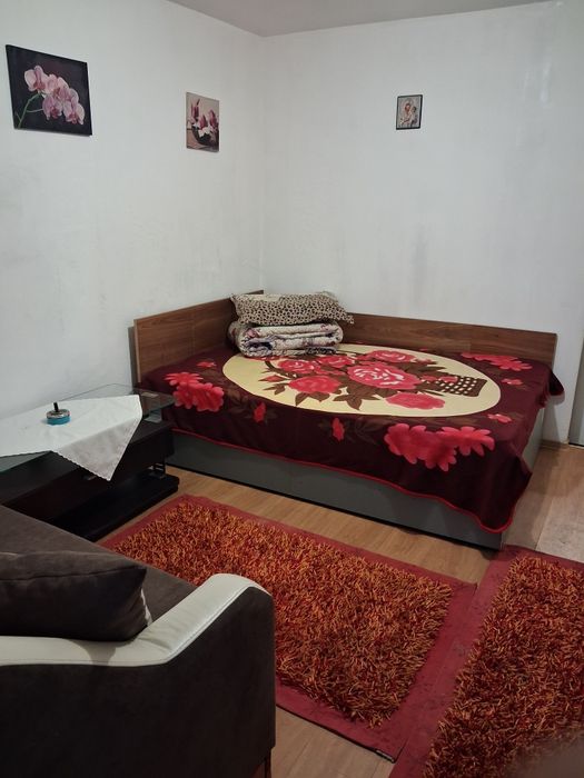 Ofer spre închiriat garsoniera în zona Burdujeni strada Privighetorii