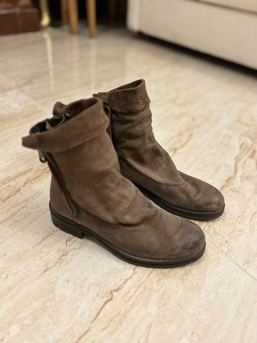 Cizme piele intoarsă