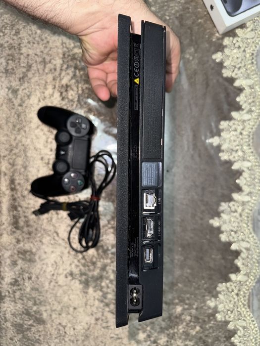 Sony PlayStation 4Slim 500Gb 2-контролер