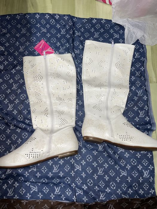 Чисто нови дълги ботуши