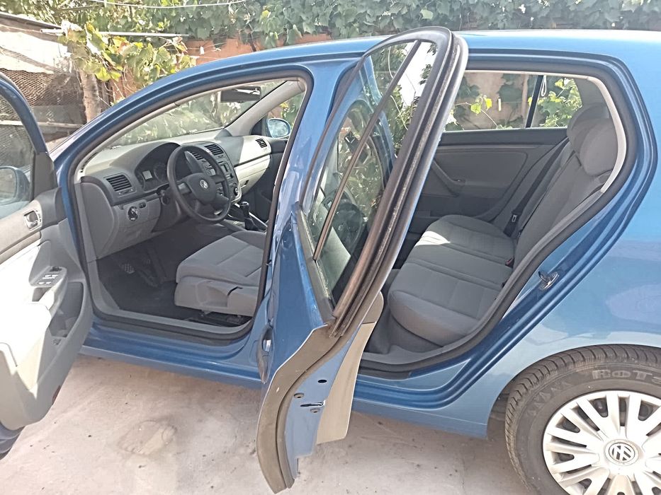 VW Golf 5 1.6 Benzină Klimatronic Impecabil