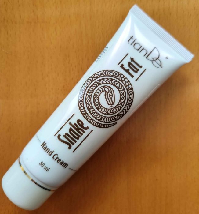 Крем за ръце със змийска мас