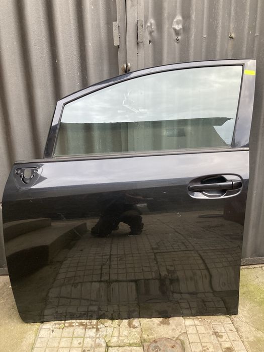 Предна лява врата за тойота версо/Toyota Verso 2009-2014г