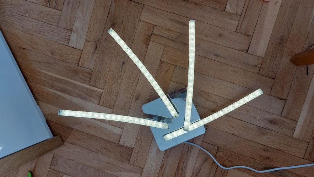 Лед лампа - таванна