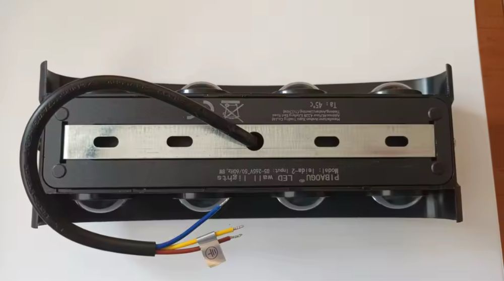 LED стенна лампа