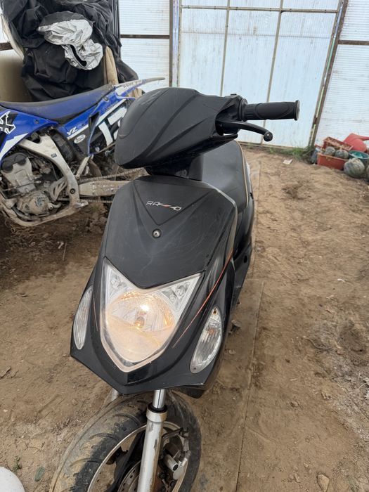 скутер Razzo 50cc 4Т