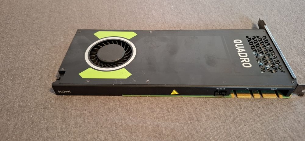 Model: NVIDIA Quadro M4000
Memorie: 8 GB GDDR5
Interfață: PCI-Express