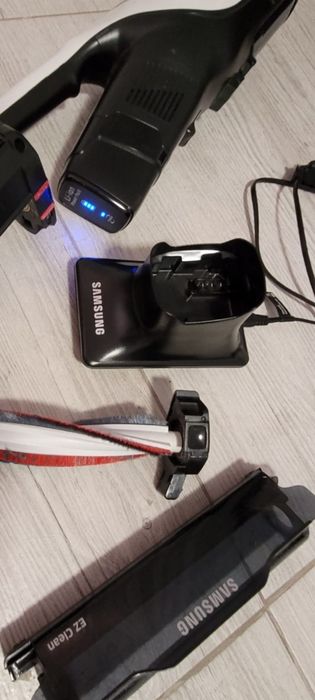 Samsung aspirator vertical fără fir