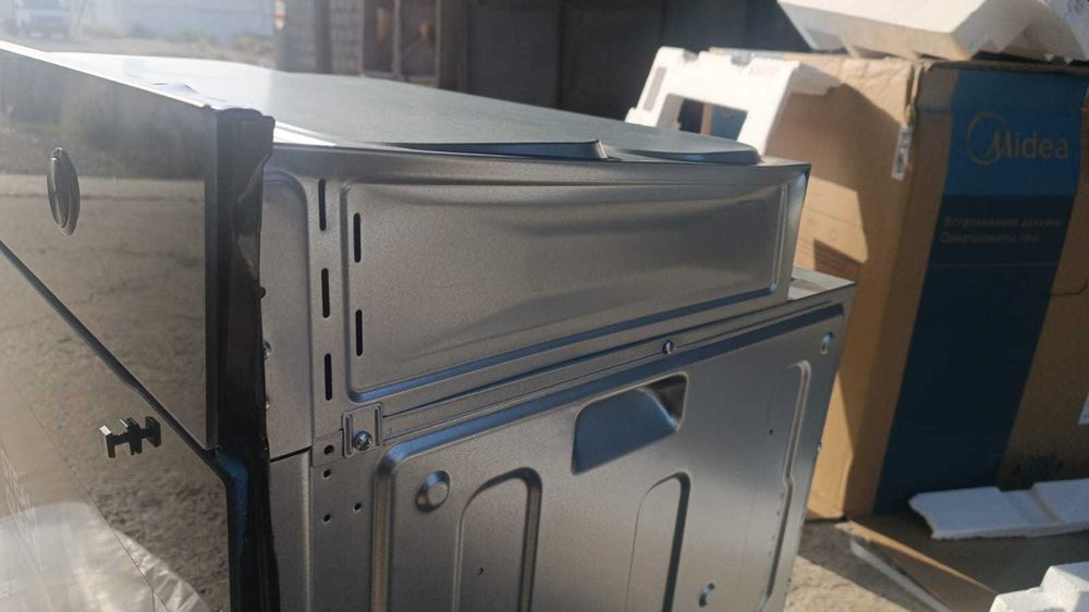 MO69000 GB/Встр. духовка Midea