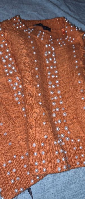 Guess късо пуловерче