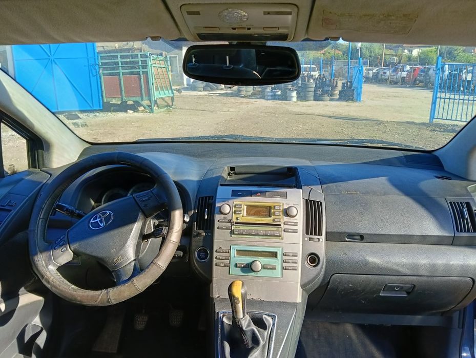 Toyota Corolla Verso / 2004г. / НА ЧАСТИ / 2.0 D4D 116кс.
