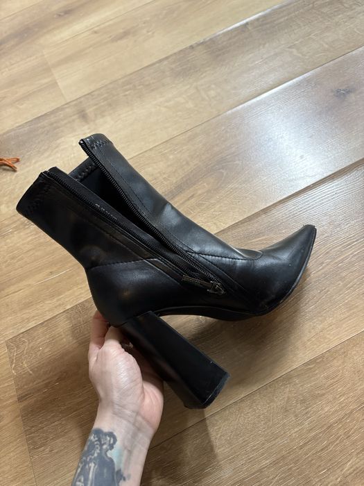 Ботильоны  черные Dino Ricci