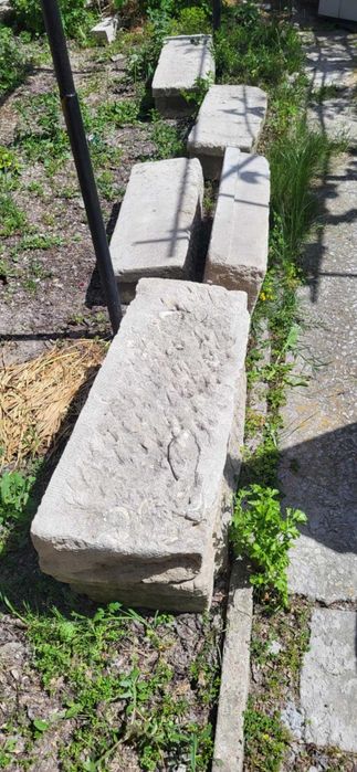 Стъпала от дялан камък