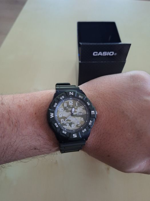 Ceas Casio model camuflaj.
