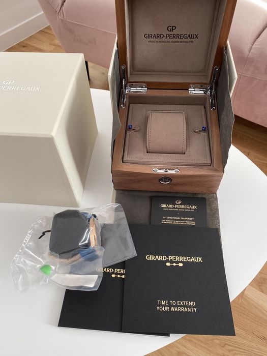 Girard Perregaux Laureato aur roz