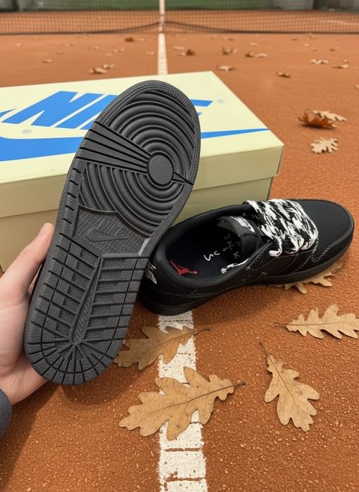 Jordan 1 Low x Travis Scott Black Phantom