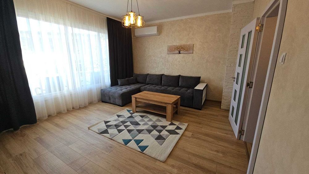 Продава се Двустаен апартамент в Пловдив, Център - 64 кв.м за 2024 €/кв.м - Снимка #2