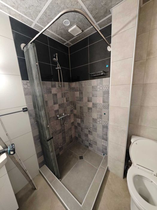 Под Наем ДВУСТАЕН, Сторгозия