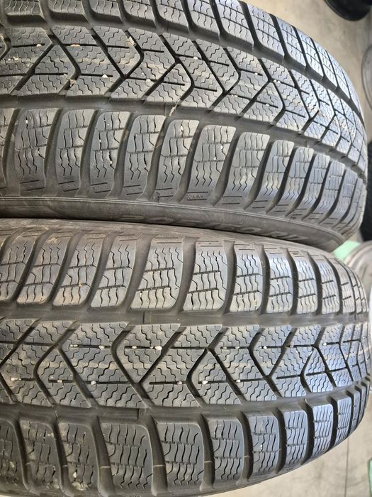 2 anvelope iarna Pirelli 205 60 17 stare foarte bună