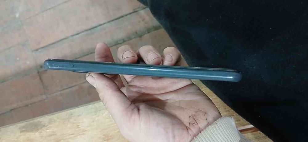 Assalomu alaykum hammaga.  Samsung Galaxy A23 4:64 telefon bor