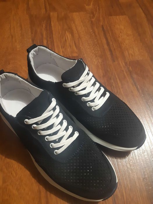 Кроссовки летние