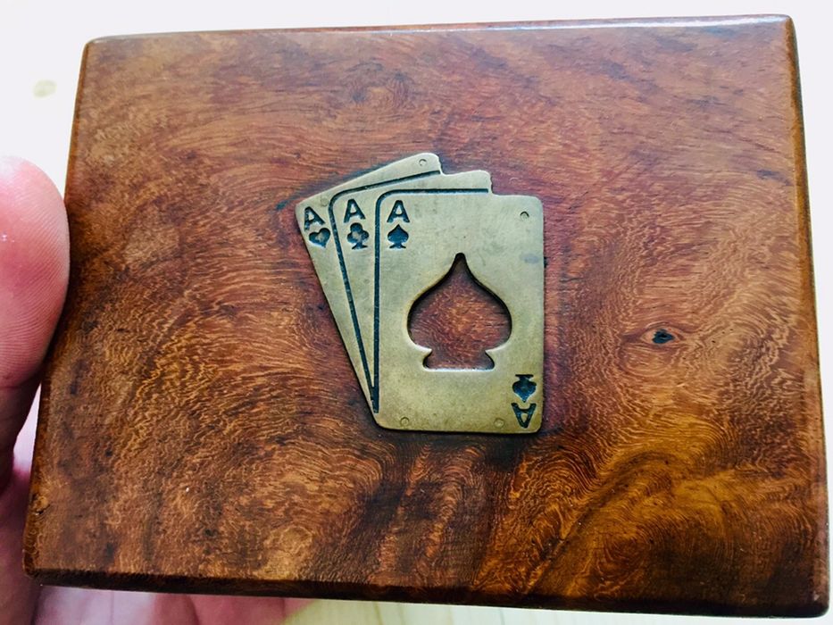 Cutie din lemn vintage.