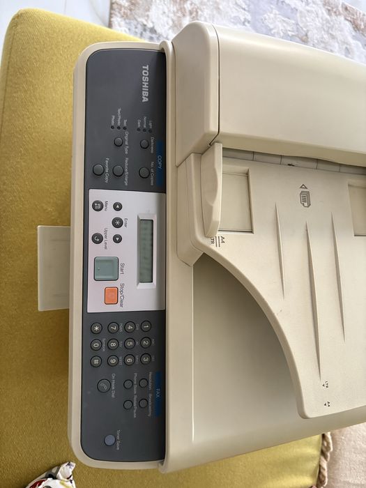 Toshiba e-STUDIO 200S – Multifuncțional laser (Imprimantă / Copiator / Scanner / Fax)