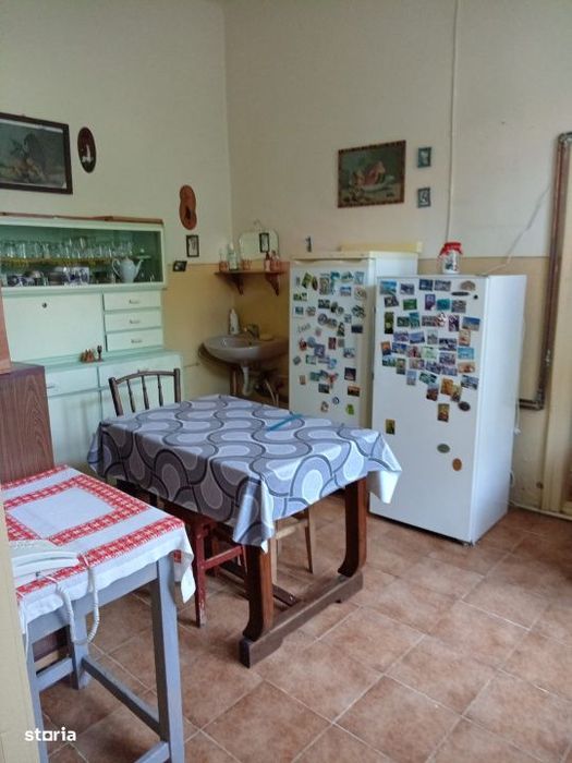 Casa de vanzare, 178 mp, teren 406, zona Bals
