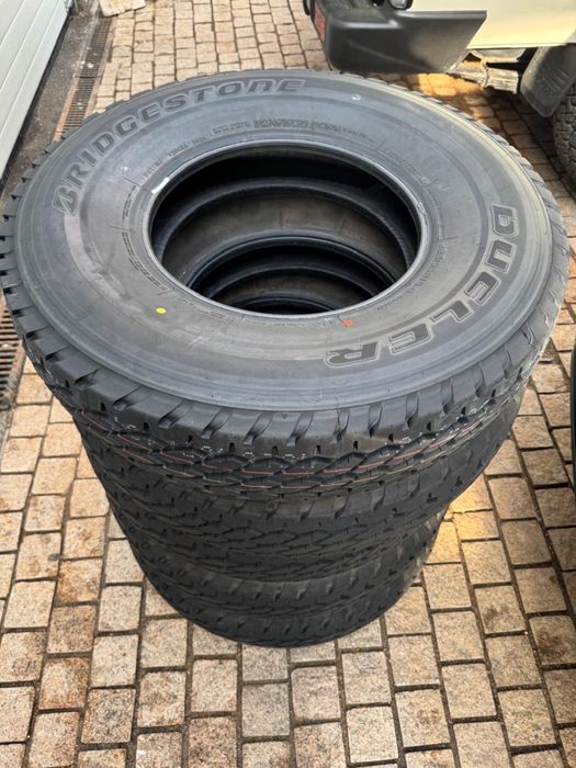 Bridgestone Dueler 225/95/R16