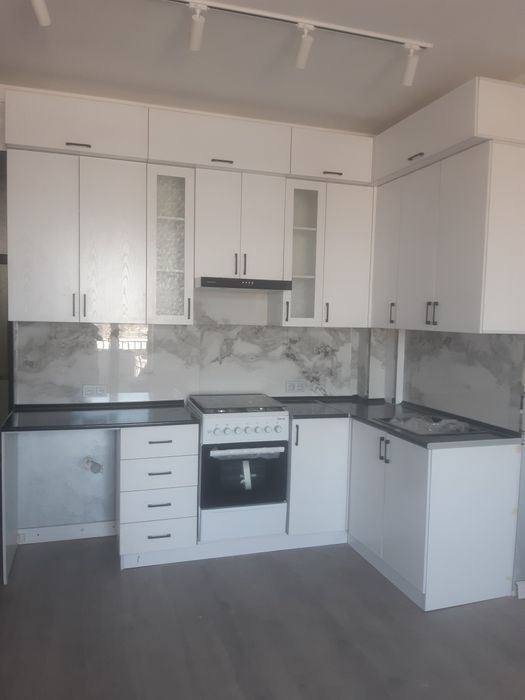 Мебель и торговые стеллажи , полки для дома и для магазина