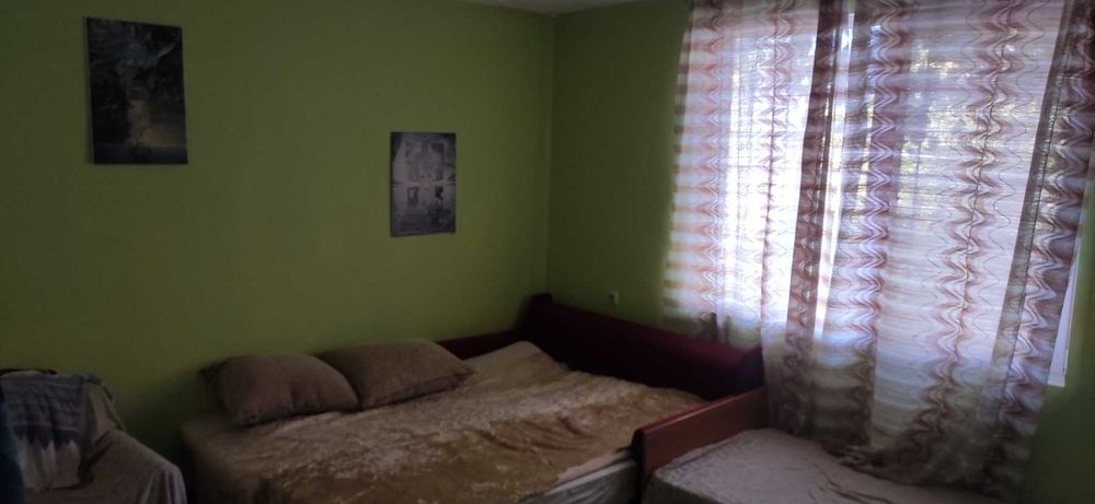 Къща с двор, лозе, басейн, беседка, кладенец с. Козаревец (Ст Загора)