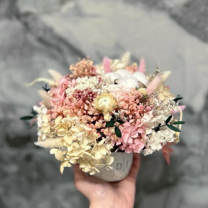 живые невянущие цветы