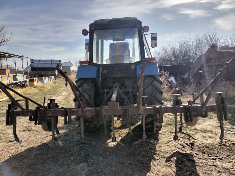 Трактор Мтз 1221