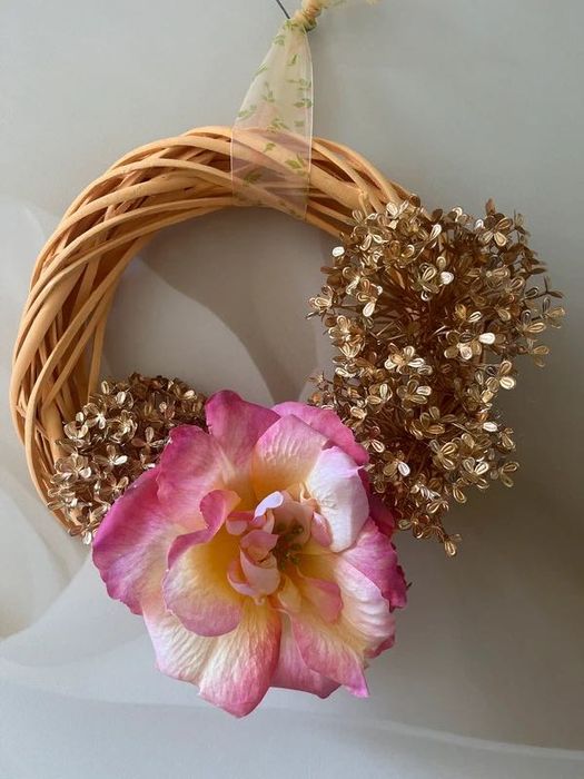 Coronite decorative