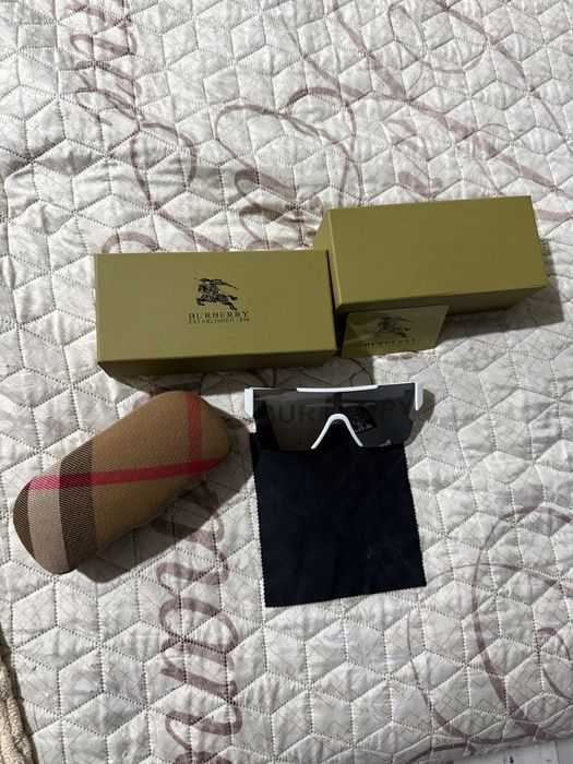 Burberry очила white