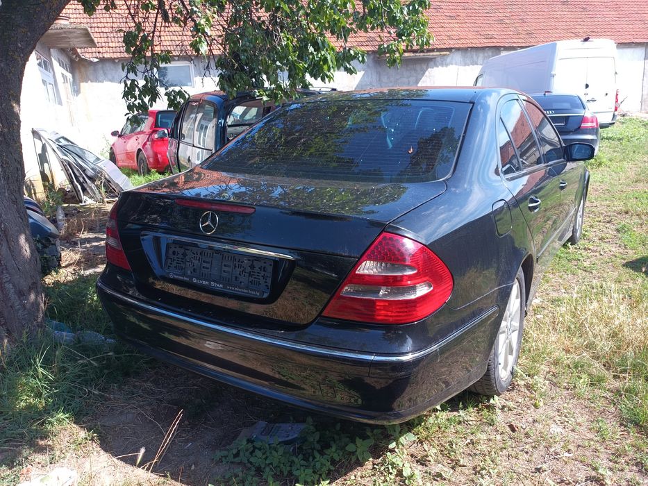 Продавам mercedes w211 3.2 редовия мотор на части
