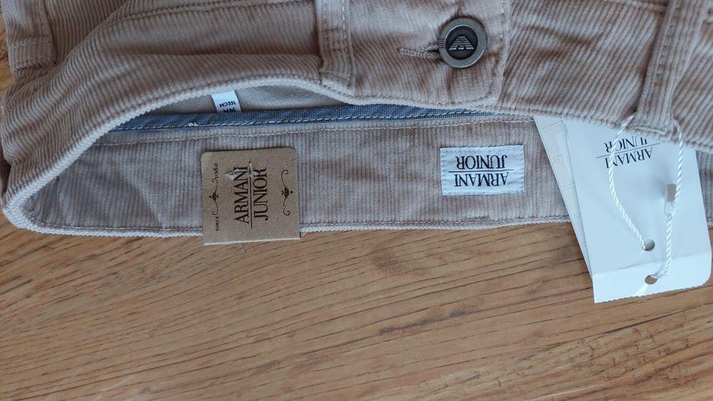 Вельветовые брюки от Armani Junior. Новые!